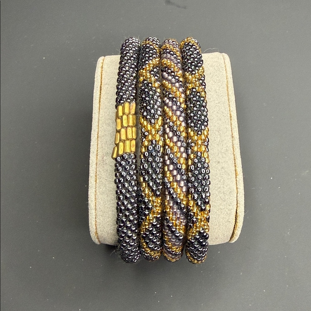 Sashka Co. Set of 4 Handcrafted Beaded Bracelet - Black and Gold